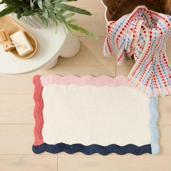 Bath Mats & Bath Runners |  Scallop Frame Strawberry & Indigo Bath Mat Bath Mats & Bath Runners Bath Mats & Bath Runners