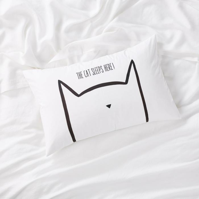 Pillowcases |  The Cat Sleeps Here Text Pillowcase Bedlinen Pillowcases